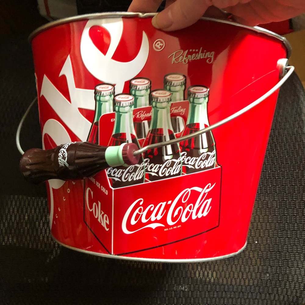 Broken Vintage Early 2000 Coca Cola Bucket- 559 $15 or $12 w/offer